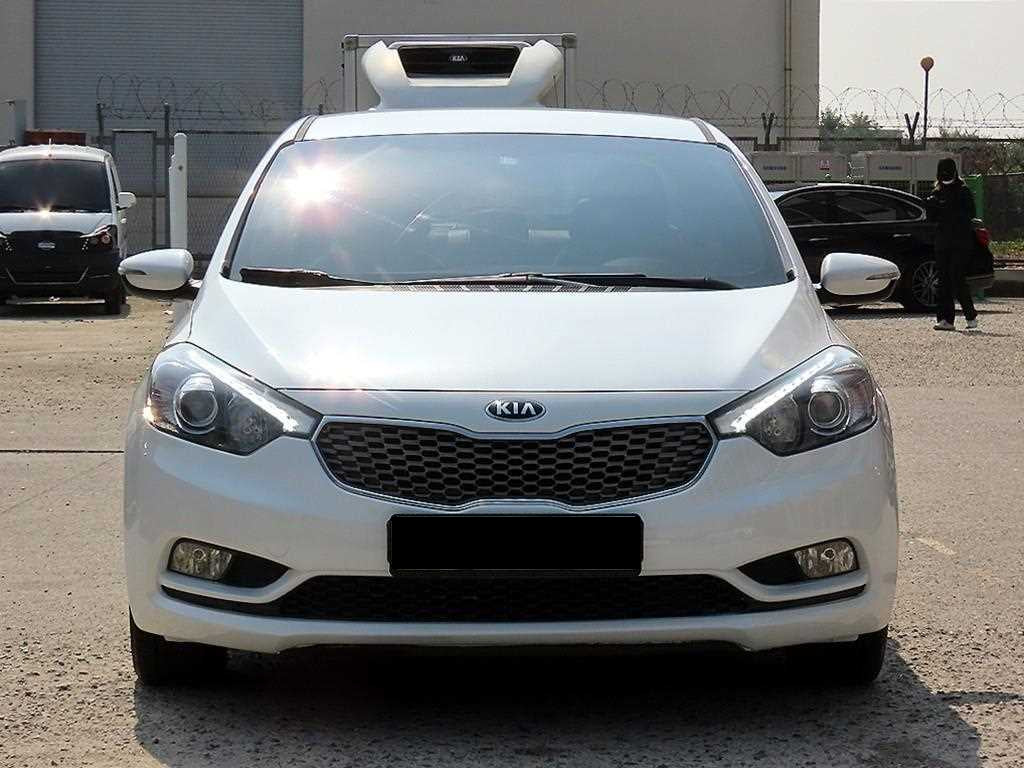 Kia K3 — photo 01