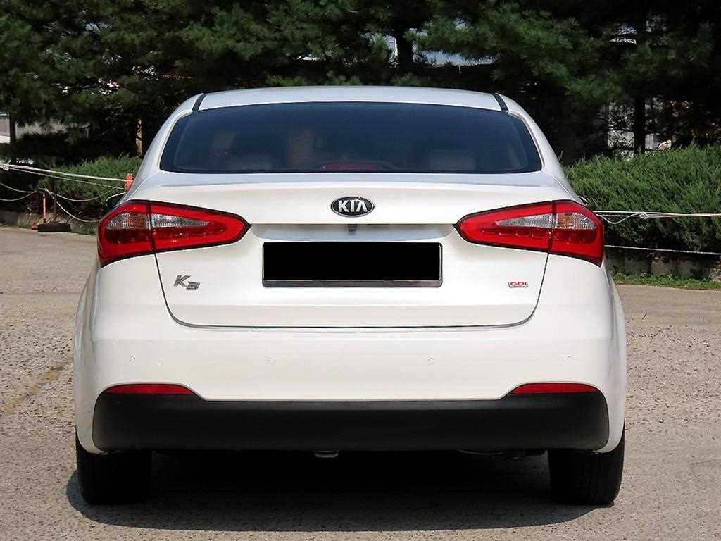 Kia K3 — photo 04