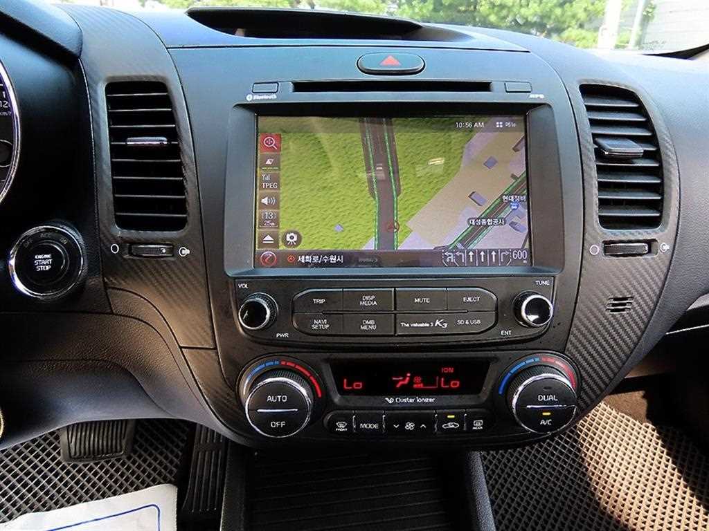 Kia K3 — photo 13