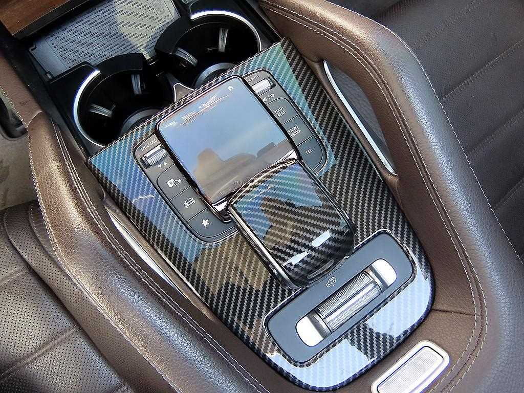 Mercedes-Benz GLE-Class — photo 12
