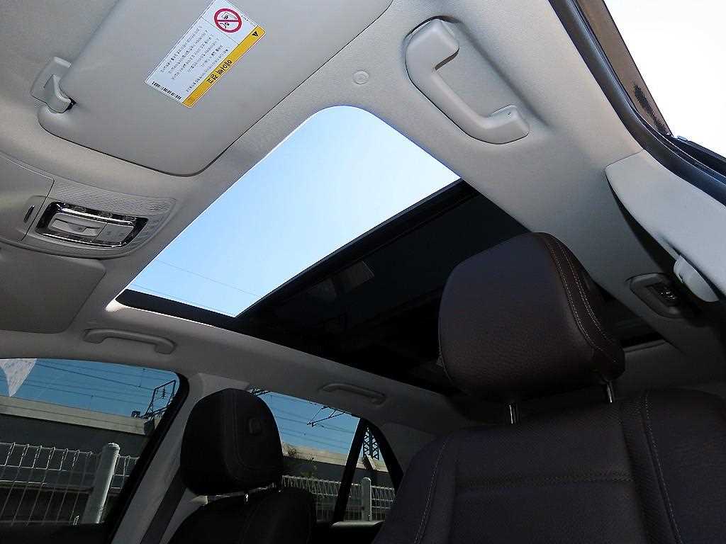 Mercedes-Benz GLE-Class — photo 16