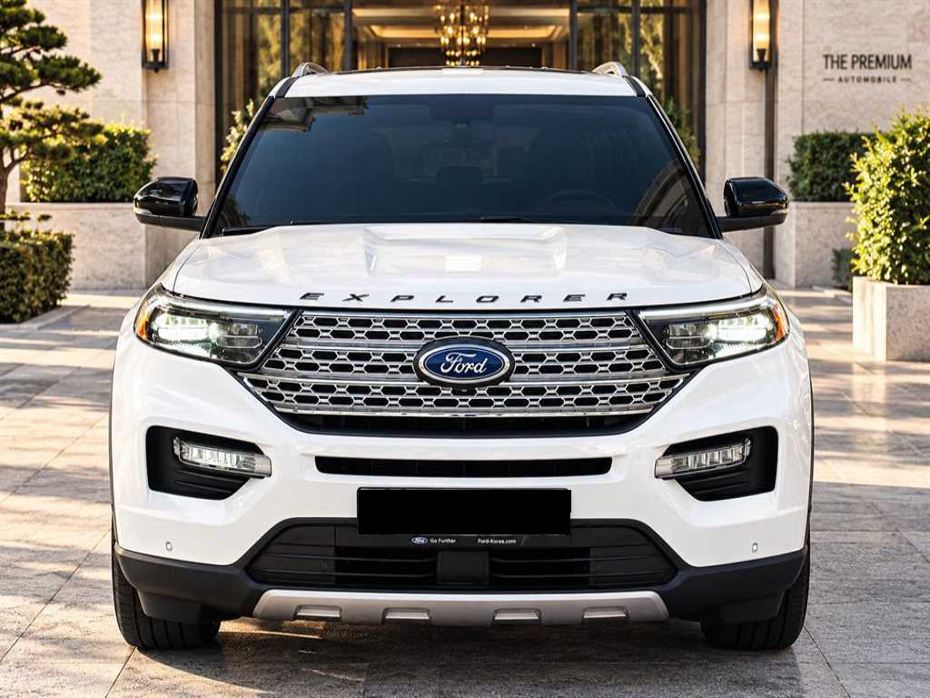 Ford Explorer — photo 01