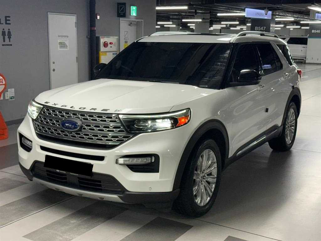 Ford Explorer — photo 03