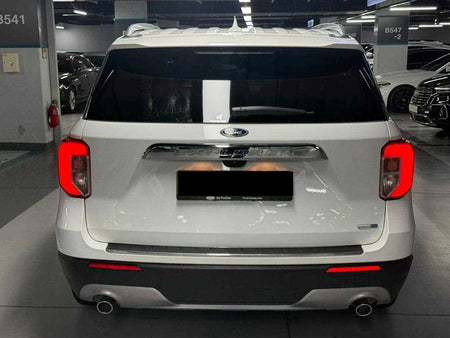 Ford Explorer — photo 04