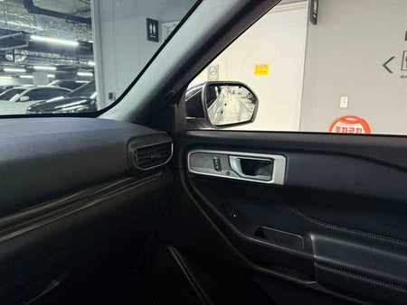 Ford Explorer — photo 16