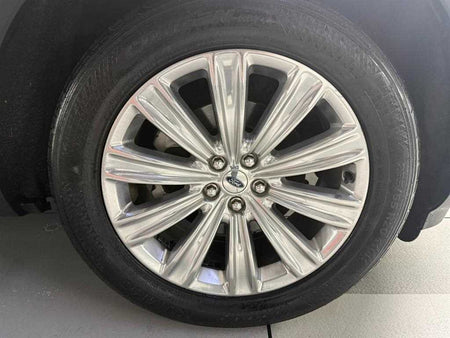 Ford Explorer — photo 20