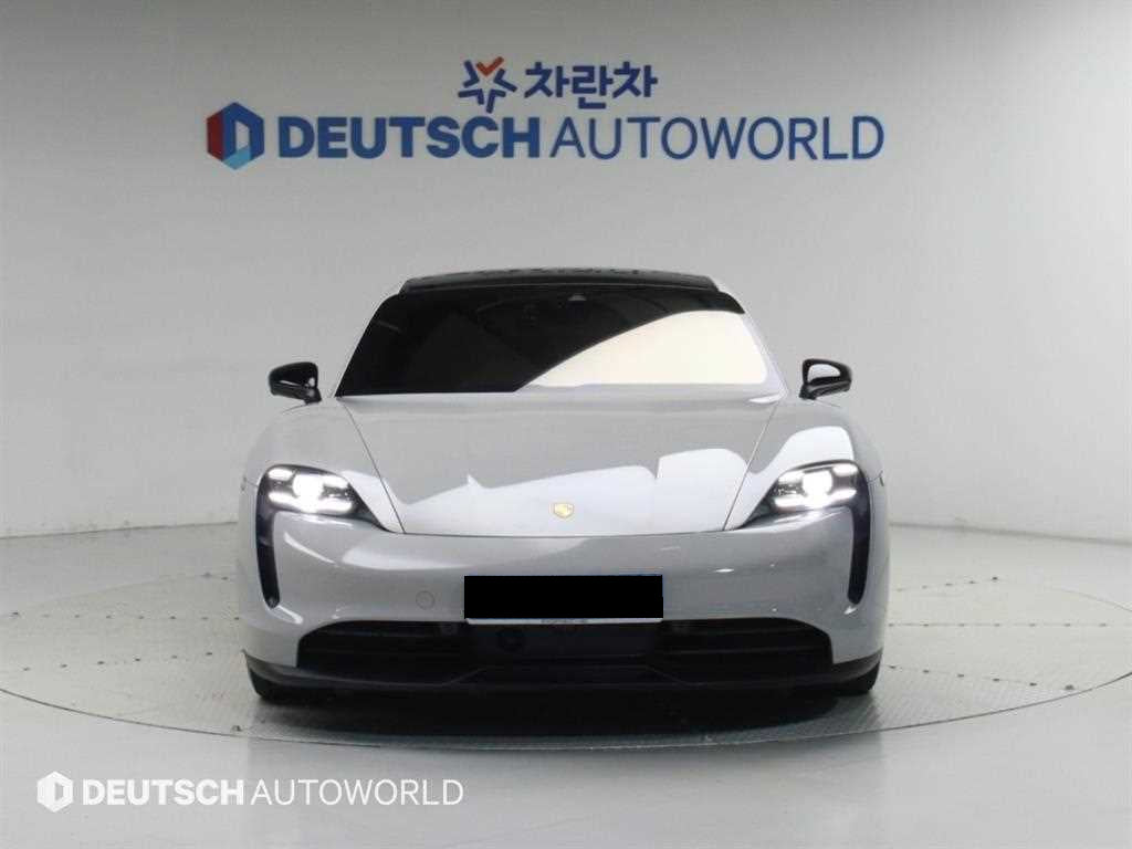 Porsche Taycan — photo 04