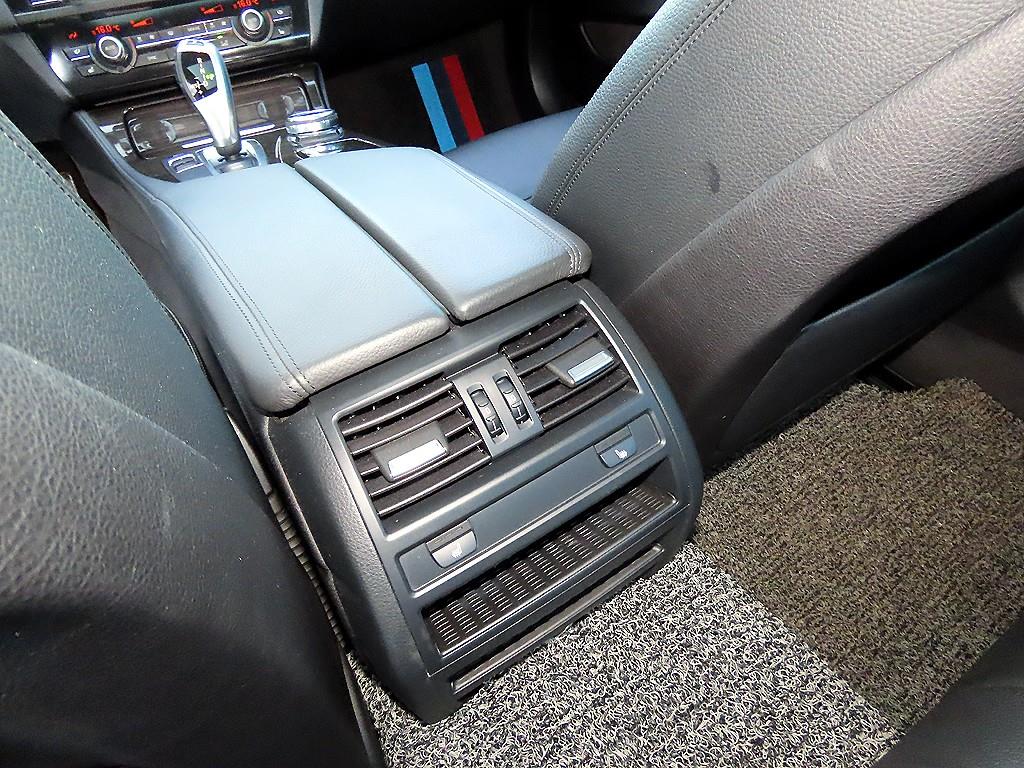 BMW 5-Series — photo 16