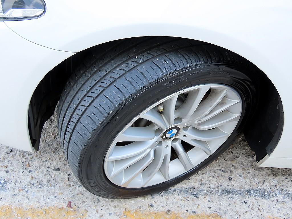 BMW 5-Series — photo 20