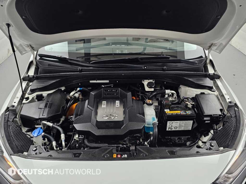Hyundai Ioniq — photo 06