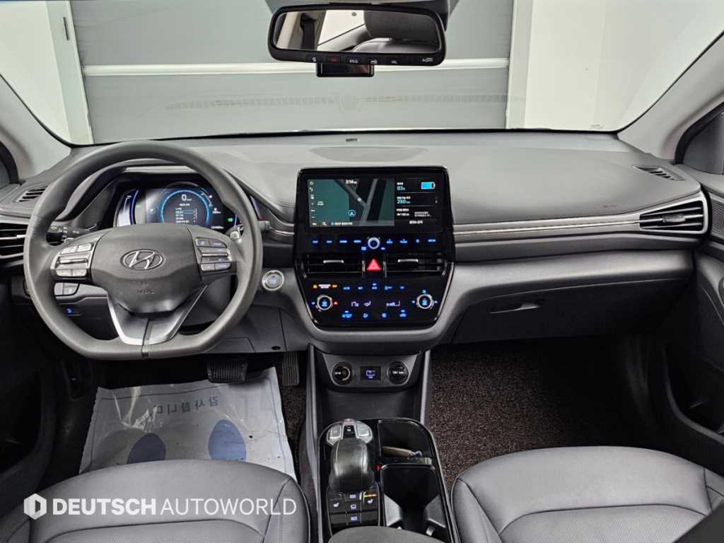 Hyundai Ioniq — photo 07
