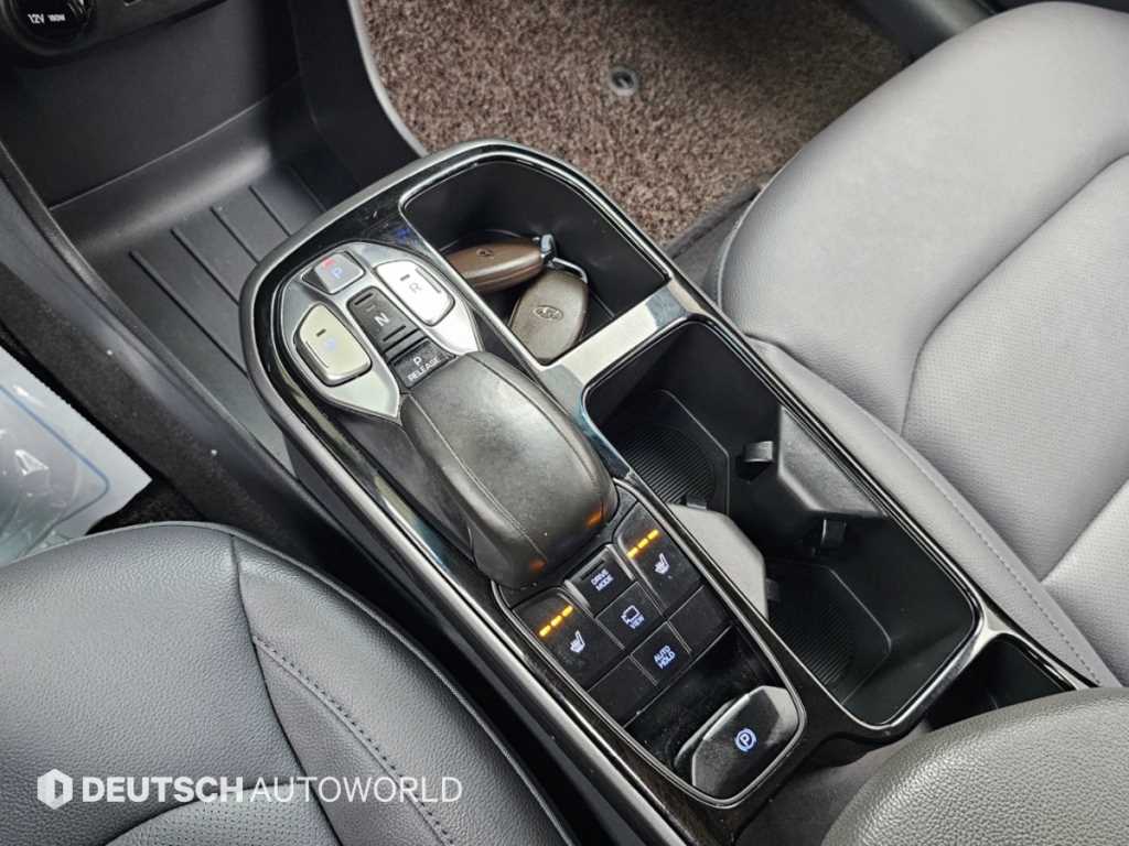 Hyundai Ioniq — photo 09