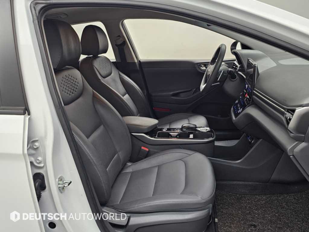 Hyundai Ioniq — photo 10