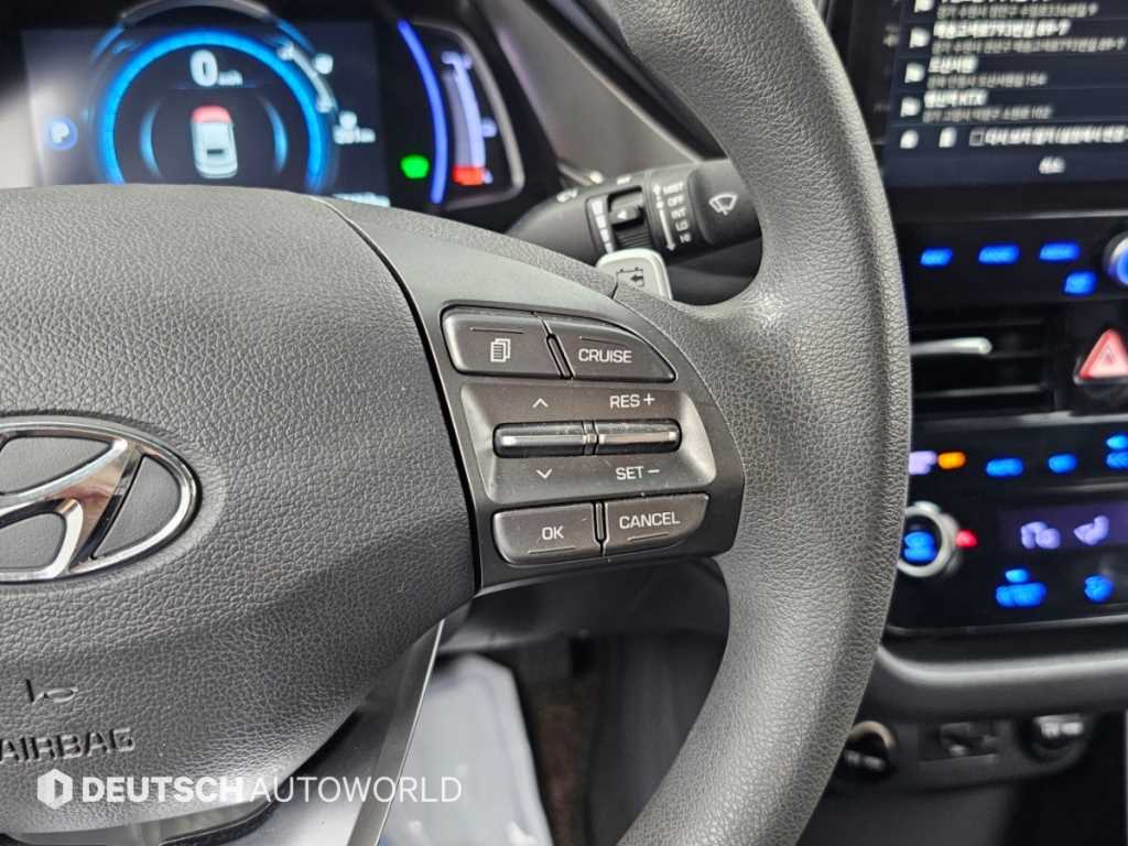 Hyundai Ioniq — photo 16