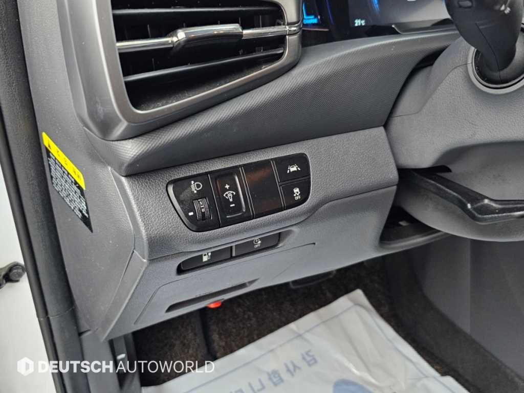 Hyundai Ioniq — photo 17