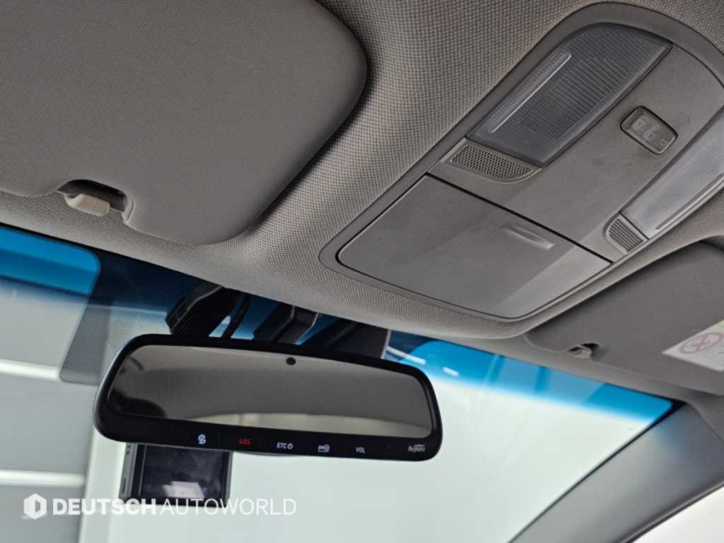Hyundai Ioniq — photo 18