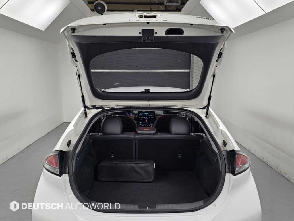 Hyundai Ioniq — photo 19