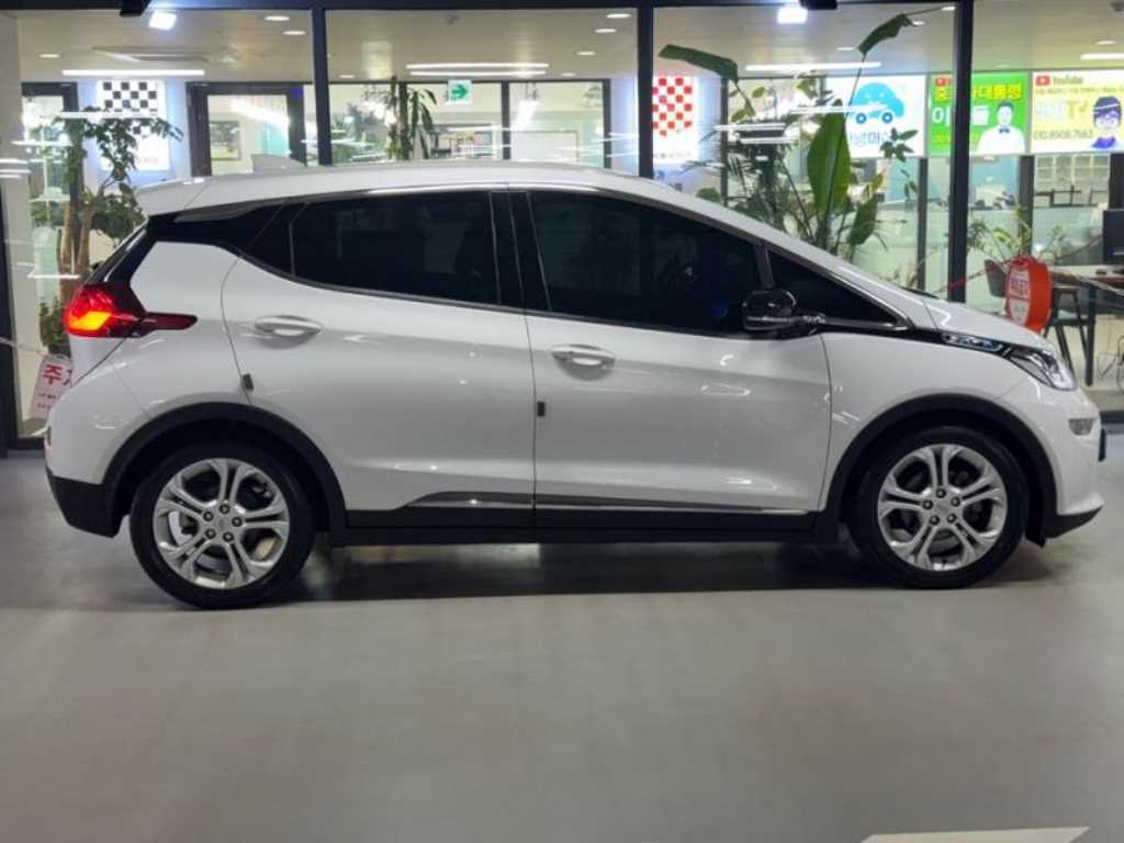 CHEVROLET Bolt EV — photo 03