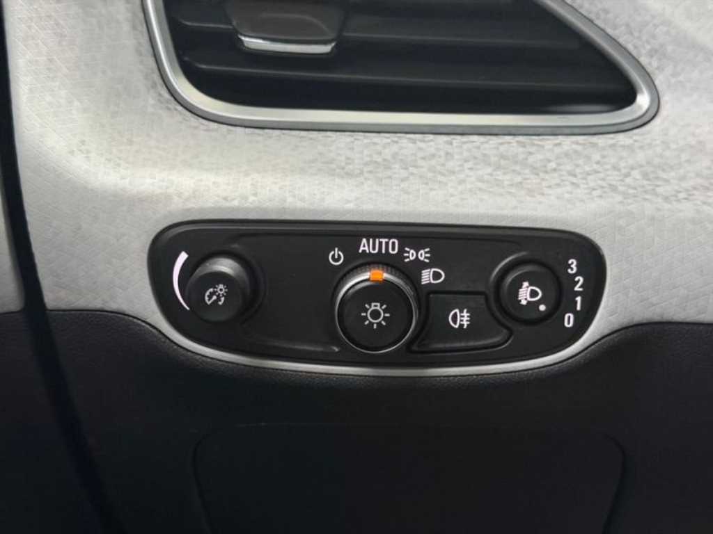 CHEVROLET Bolt EV — photo 13