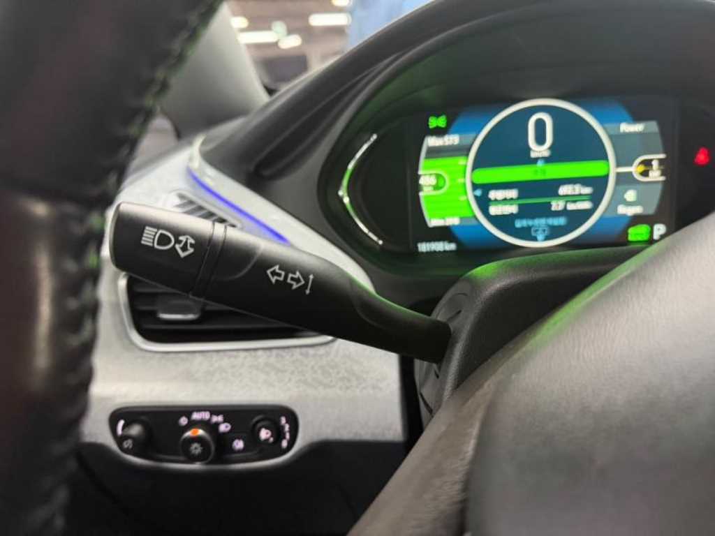 CHEVROLET Bolt EV — photo 15