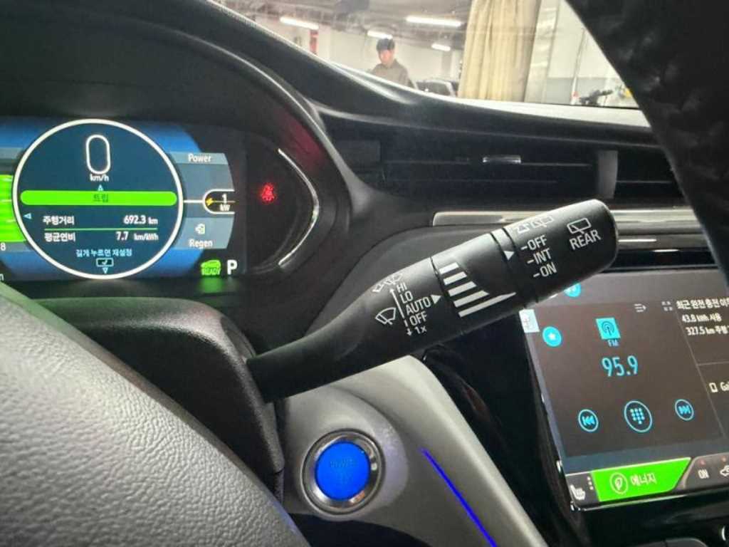 CHEVROLET Bolt EV — photo 16