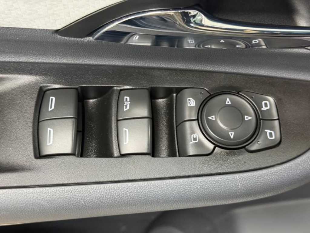 CHEVROLET Bolt EV — photo 17
