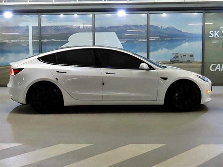 Tesla Model 3 — photo 03