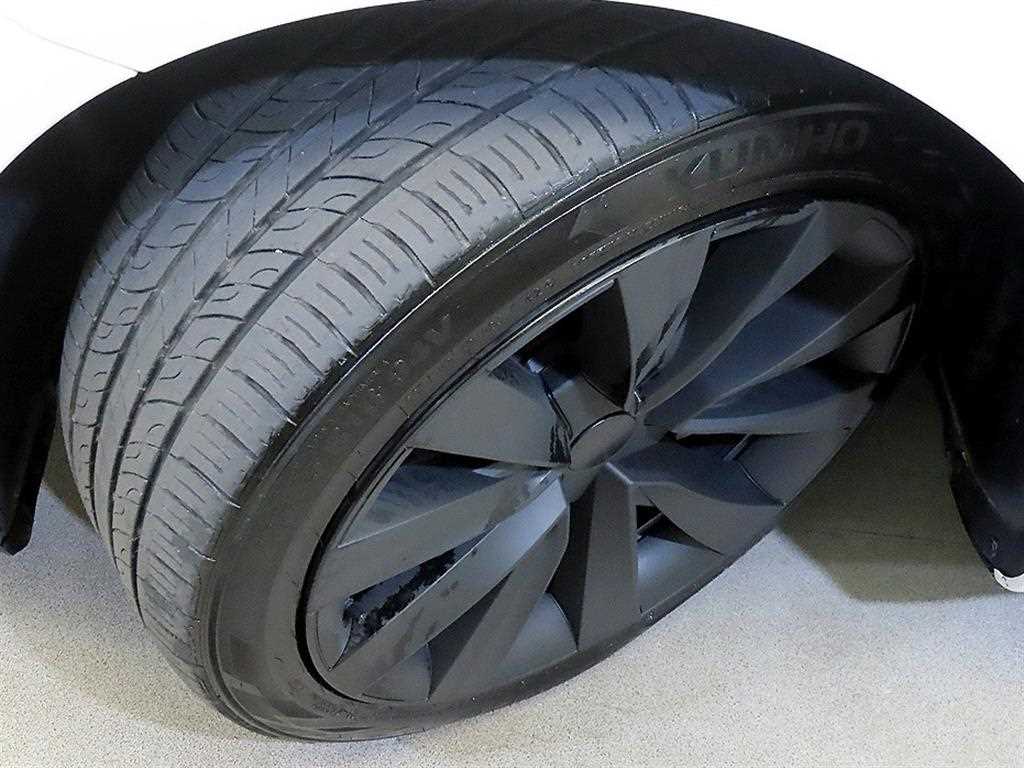 Tesla Model 3 — photo 20