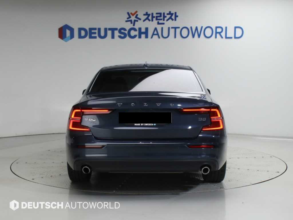 Volvo S60 — photo 04