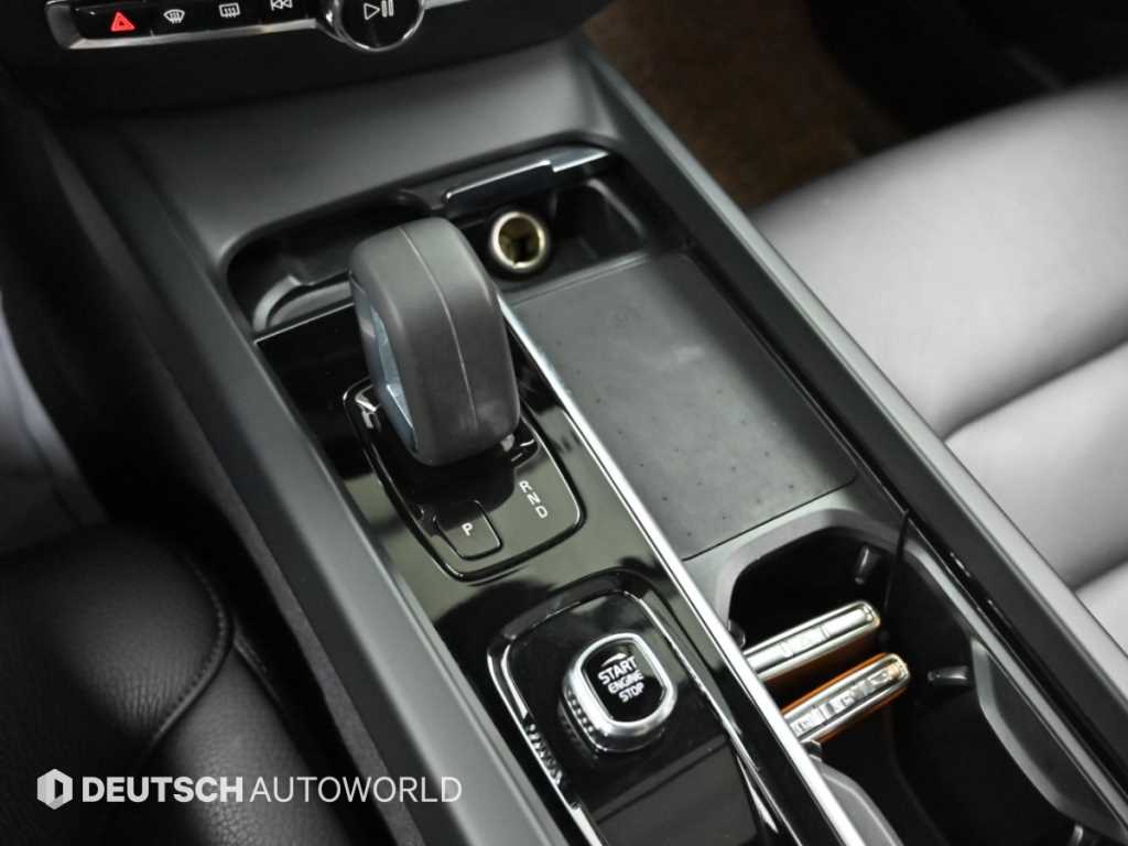 Volvo S60 — photo 09