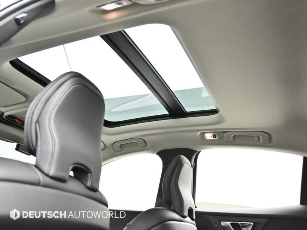 Volvo S60 — photo 18
