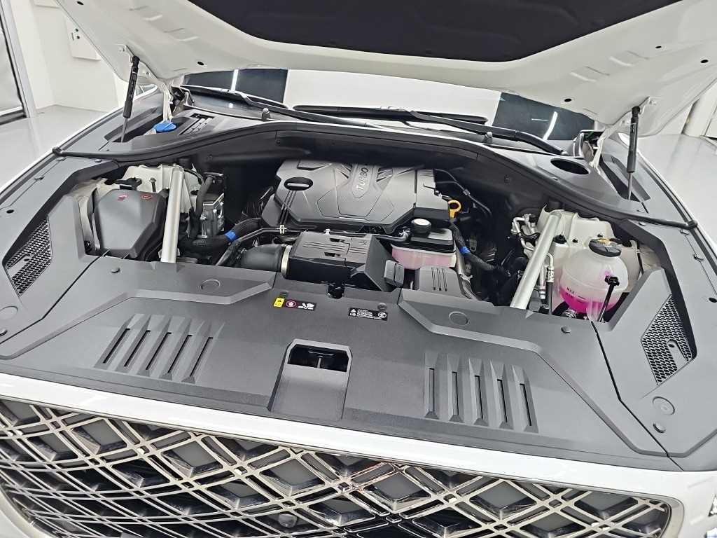 Genesis GV70 — photo 05