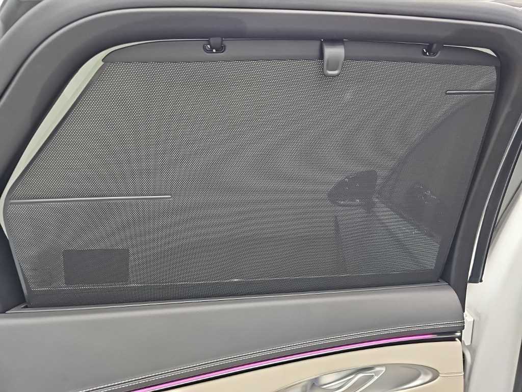 Genesis GV70 — photo 13