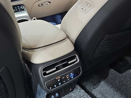 Genesis GV70 — photo 14