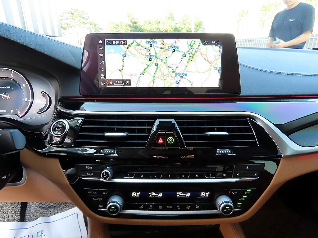 BMW 5-Series — photo 14