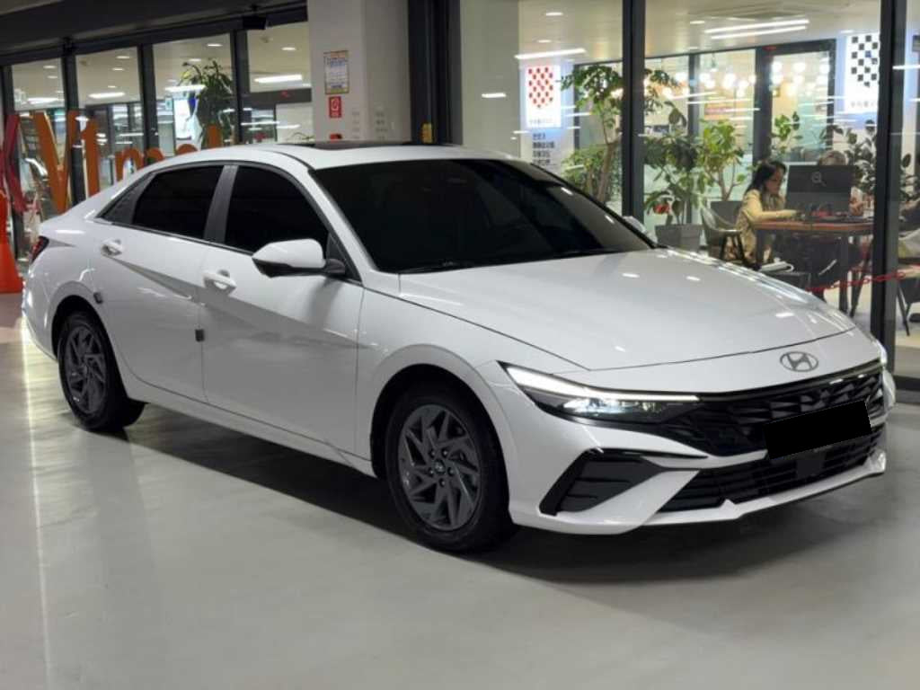 Hyundai Avante — photo 02