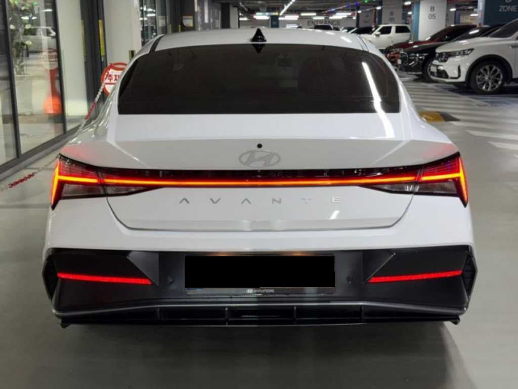 Hyundai Avante — photo 05