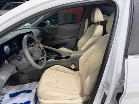 Hyundai Avante — photo 06