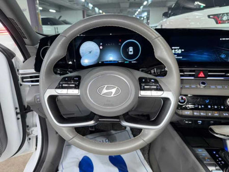 Hyundai Avante — photo 08