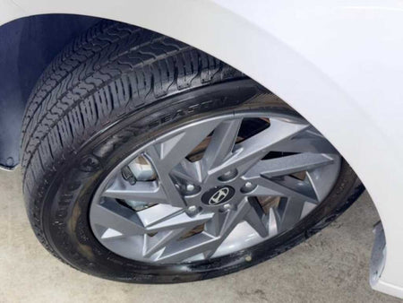 Hyundai Avante — photo 19