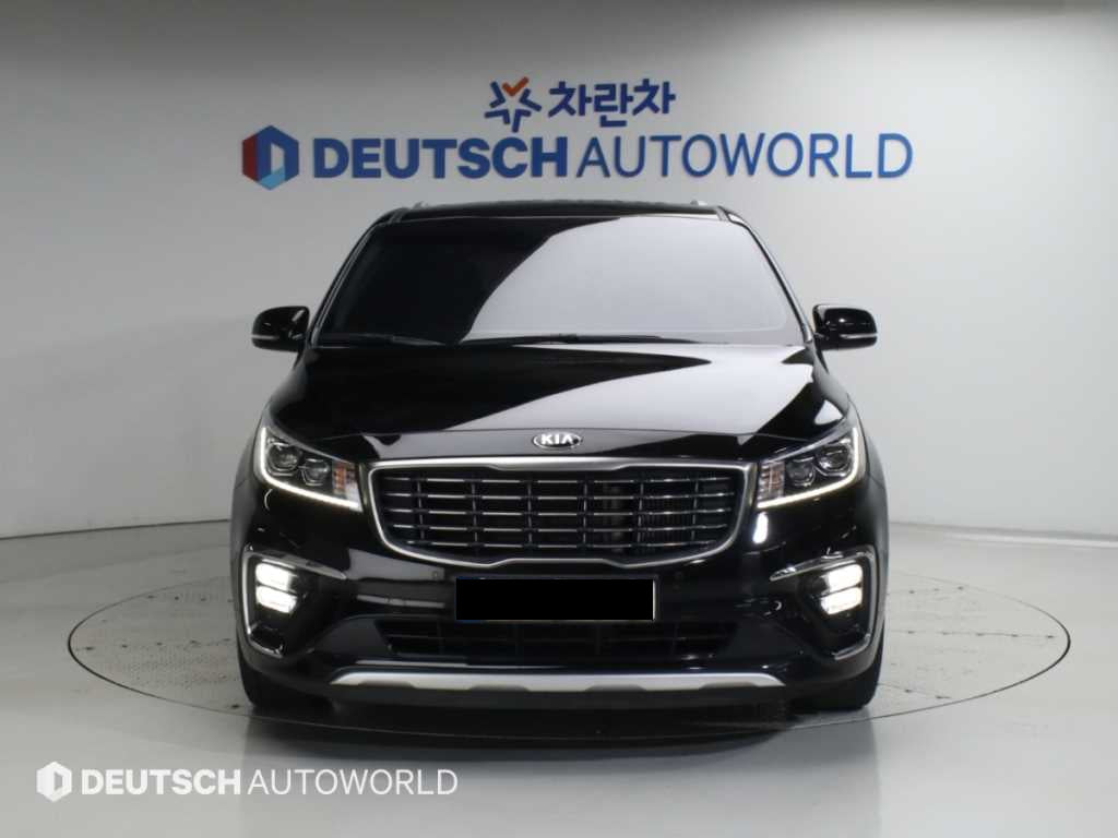 Kia Carnival — photo 03