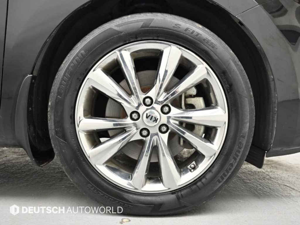 Kia Carnival — photo 05