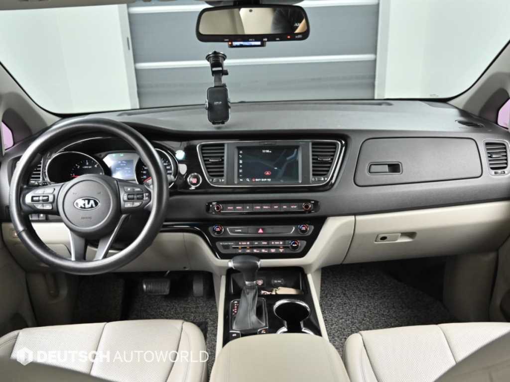 Kia Carnival — photo 07