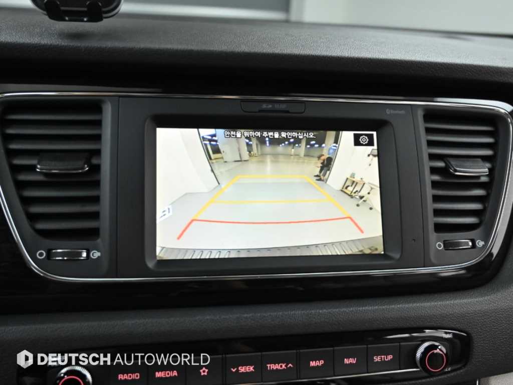Kia Carnival — photo 15