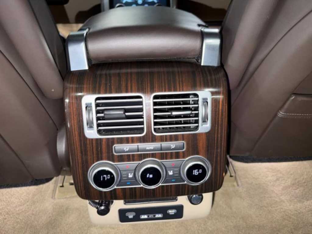 Land Rover Range Rover — photo 14