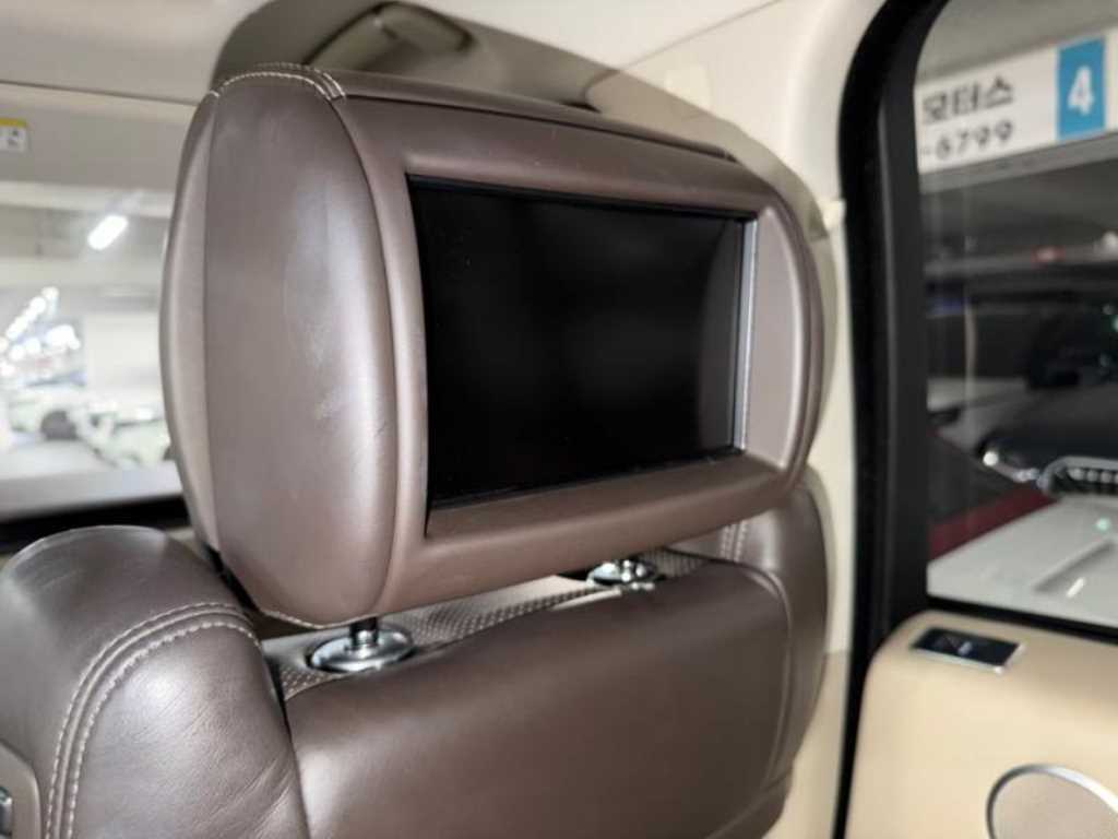 Land Rover Range Rover — photo 16