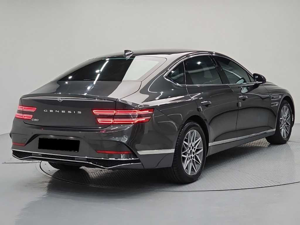 Genesis G80 — photo 04