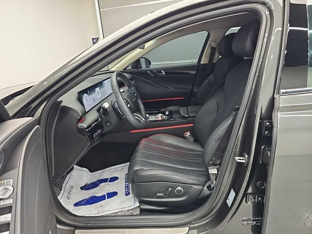 Genesis G80 — photo 11
