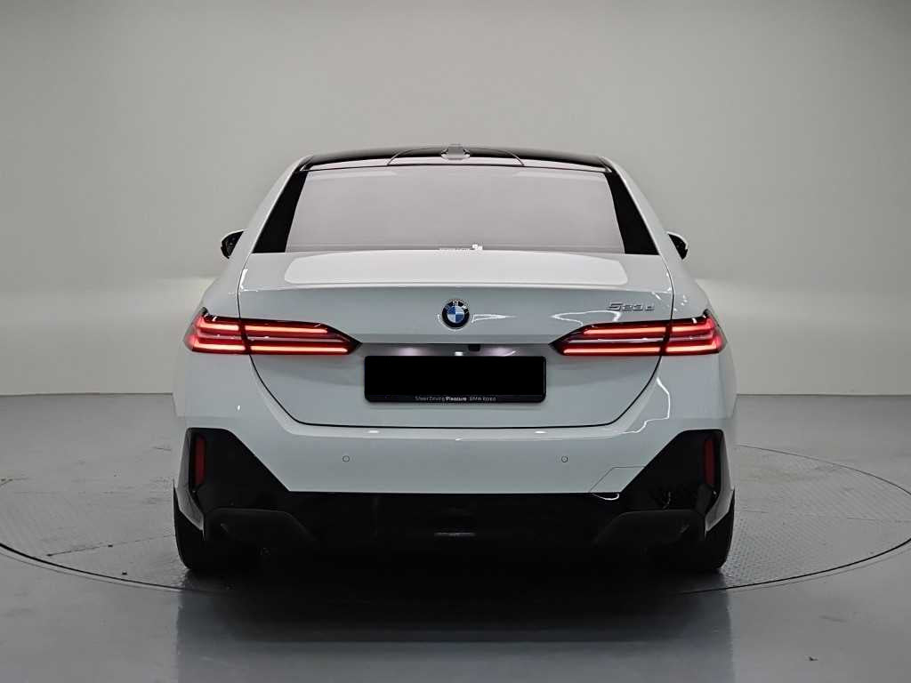 BMW 5-Series — photo 03