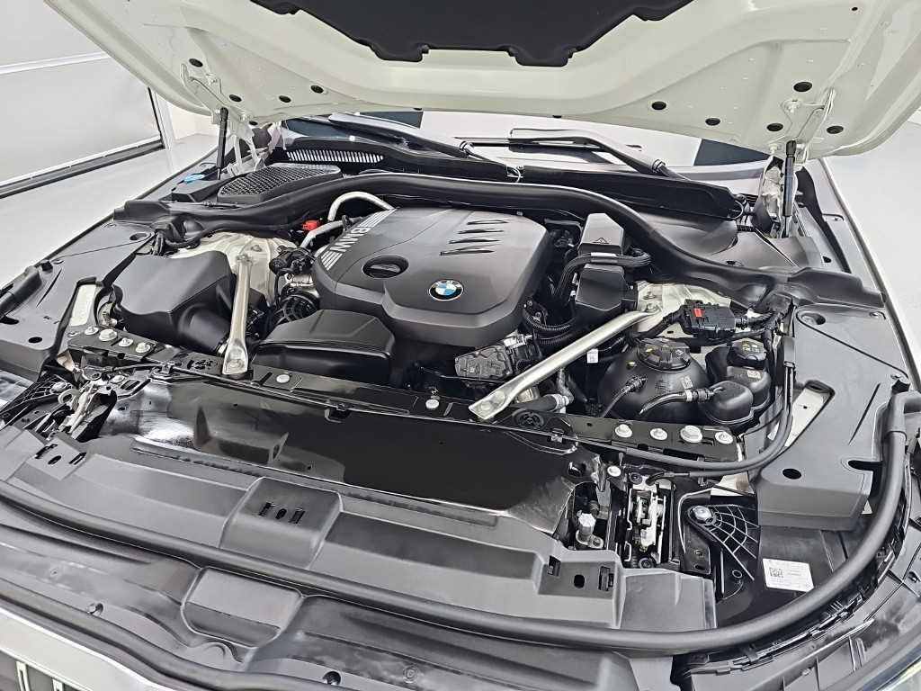 BMW 5-Series — photo 05